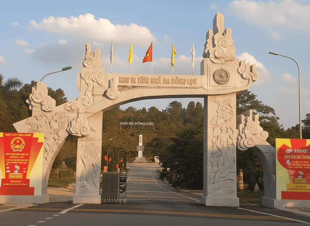 Ng&atilde; ba Đồng Lộc được ghi dấu trong lịch sử như một bản anh h&ugrave;ng ca về l&ograve;ng quả cảm v&agrave; sự hy sinh của thanh ni&ecirc;n xung phong trong cuộc kh&aacute;ng chiến chống đế quốc Mỹ